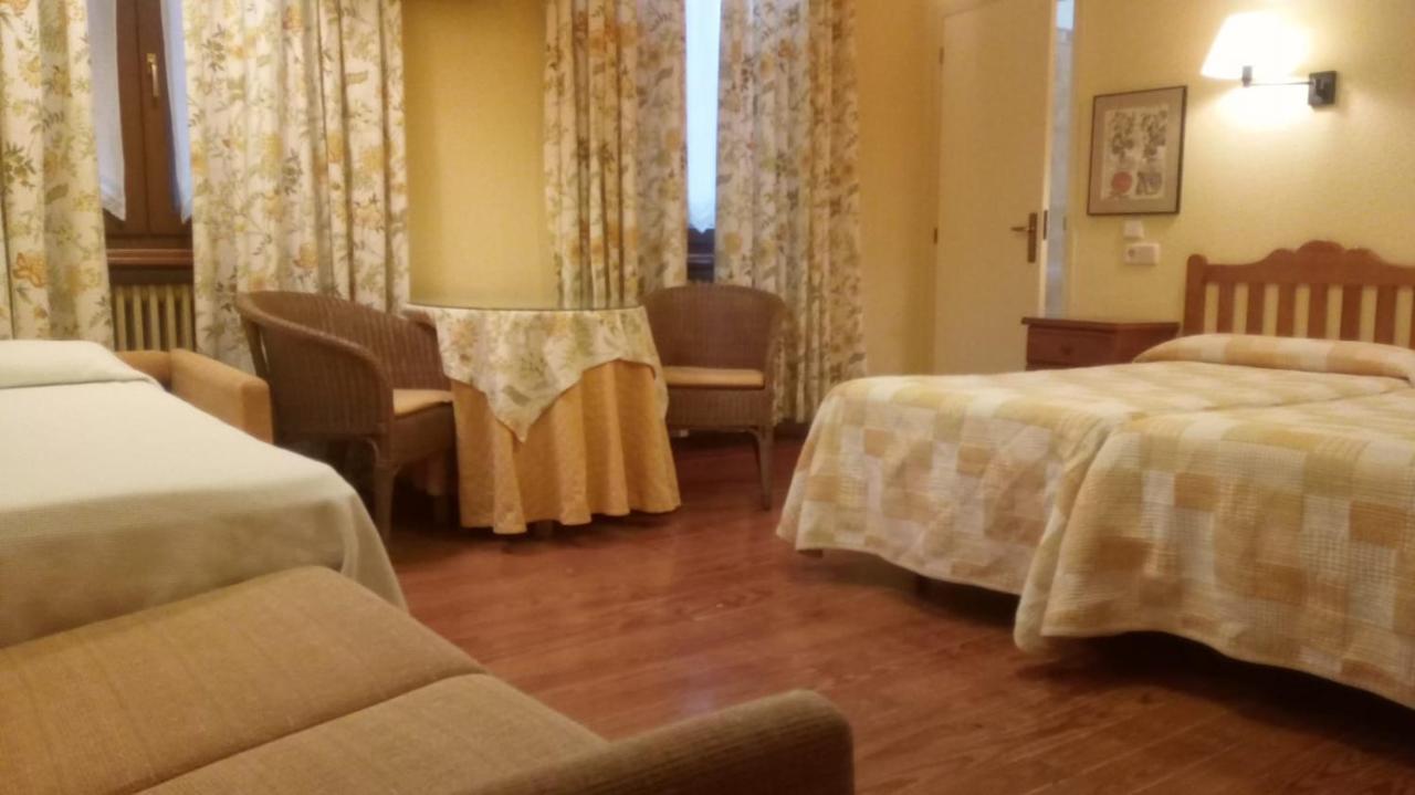 Hostal Casa Sario Jaurrieta エクステリア 写真